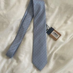 Charles Tyrwhitt Stain Resistant Dot Tie Sky and French Blue Silk NWT